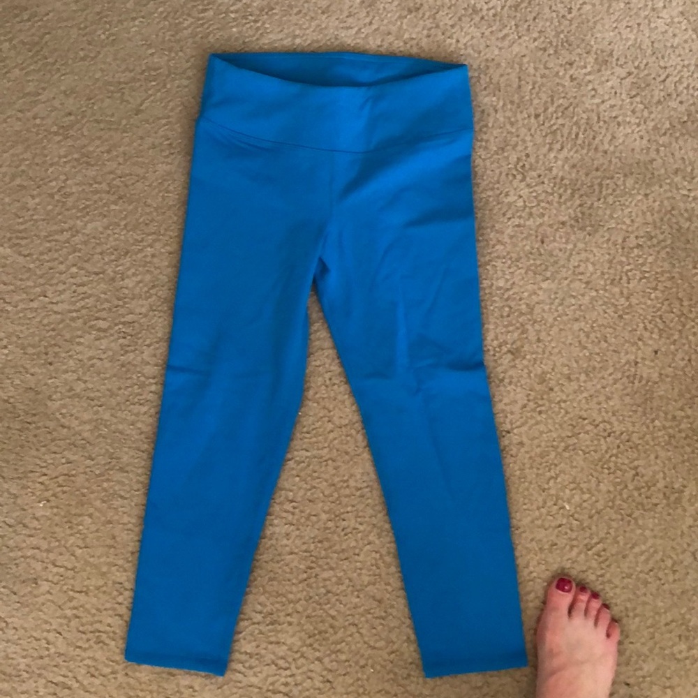 Fabletics bright blue Capri legging sz xxs
